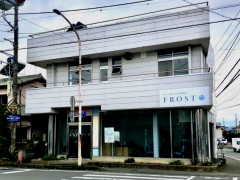 カラー&エクステ専門店　FROST